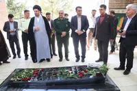 عطرافشانی و غبارروبی یادمان شهید گمنام در دانشگاه یاسوج+ تصاویر