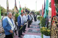 تصاویر/ عطر افشانی و گلباران قبور مطهر شهدا به یاد شهدای غریب بی نشان