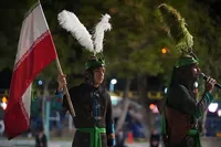 افراشته شدن پرچم ایران بر فراز مجلس تعزیه امام حسین(ع) در پایتخت مقاومت جهان اسلام+ تصاویر