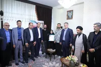 تصاویر/ دیدار استاندار مرکزی با خانواده شهید والامقام محمدصادق حسینی