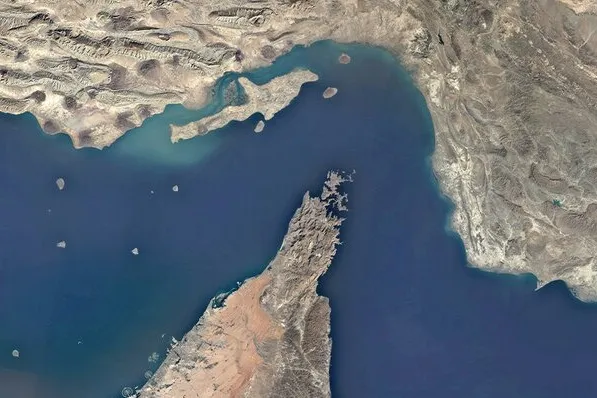 تنگه هرمز