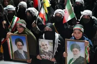 تصاویر/ حماسه‌ی دختران کرمان در میدان کوثر؛ صلابت، استواری و امید