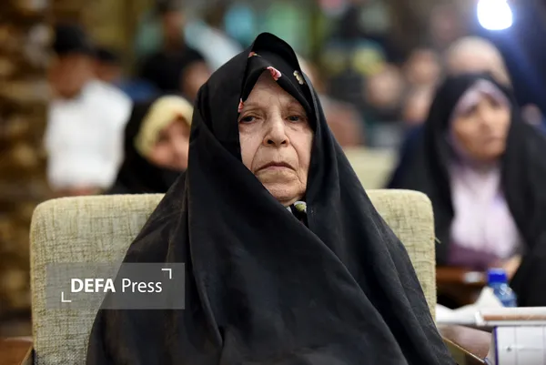 شاعر انقلابی
