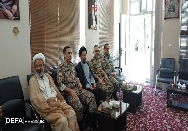 در نخستین بخش این برنامه&zwnj;ها، فرماندهان و کارکنان مرکز آموزش درجه&zwnj;داری و ارشد نظامی آجا در استان مرکزی با حجت&zwnj;الاسلام والمسلمین عبداللهی، امام جمعه موقت اراک و نماینده ولی فقیه در استان مرکزی دیدار کردند. حجت&zwnj;الاسلام عبداللهی در این دیدار ضمن نکوداشت سالروز تاسیس پدافند هوایی و گرامیداشت هفته وحدت، اقدامات این نیرو در جنگ تحمیلی ۱۲ روزه رژیم صهیونیستی علیه مردم ایران را بسیار حیاتی و اثرگذار توصیف کرد و دلیل پایان سریع این درگیری&zwnj;ها را نقش&zwnj;آفرینی مؤثر پدافند دانست.