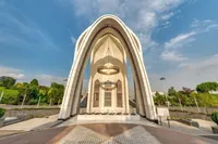 مراسم معنوی نماز استغاثه به حضرت ولی‌عصر (عج) در یادمان شهدای گمنام موزه ملی انقلاب اسلامی و دفاع مقدس برگزار می‌شود