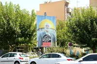 اکران شهری تصویر «فرمانده آزادگان»؛ گرامیداشت اسماعیل هنیه در تهران