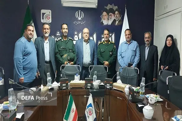 نشست مشترک سرهنگ جوان