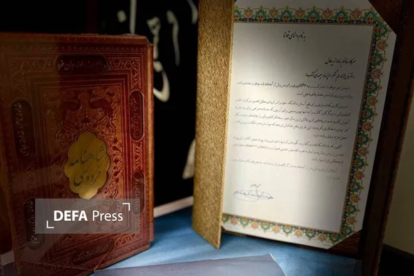 تجلیل از کتابفروشی که رتبه ۳۳ کنکور شد