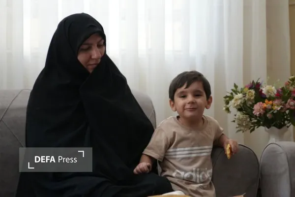 دی دار با خانواده شهید حسینی در خرم آباد