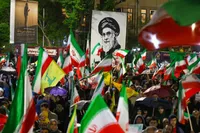 تصایر/ موج  ۶۹ حماسه خیابان در میدان ساعت تبریز