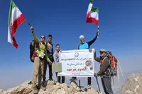 صعود کوهنوردان آبفا کهگیلویه و بویراحمد به قله قاش مستان دنا در یادبود رهبر شهید انقلاب