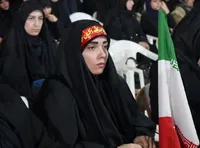 فیلم/ حمایت بانوان اهواز از نیرو‌های مسلح