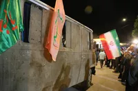 اتوبوس نمادین اعزام رزمندگان به جبهه در تجمع مردمی شهرستان بجنورد به نمایش درآمد+ تصاویر