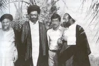 رسواکردن آخوند درباری بر منبر