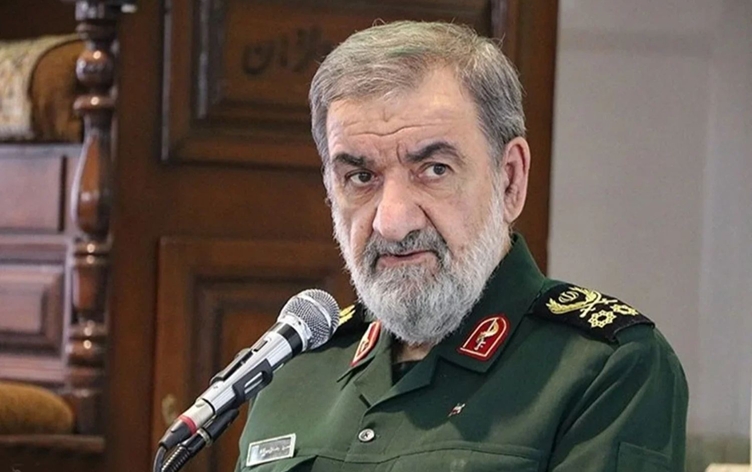 رضائي: أي حرب جديدة مع أمريكا ستكون أوسع وأكثر إيلاماً