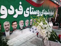 تصاویر/ گلباران مزار شهیدان در آستانه یادواره شهدای فردو