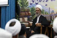 طلاب، معارف اسلامی را به نسل‌های بعد منتقل کنند