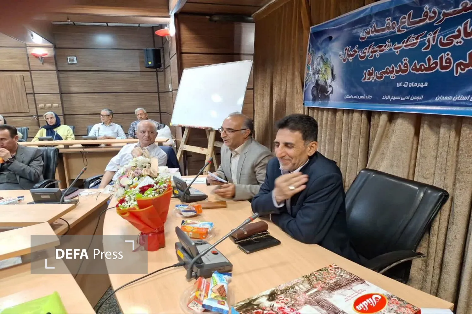 تصاویر/ «عصر شعر دفاع مقدس» در همدان
