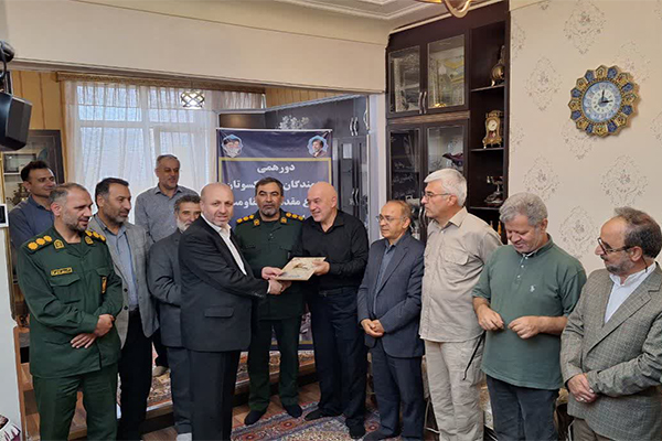 آزادگان دفاع مقدس در دفاع از آرمان‌های انقلاب، افتخارآفرینی کردند
