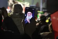 فیلم/ بیعت زنجانی‌ها با رهبر انقلاب اسلامی