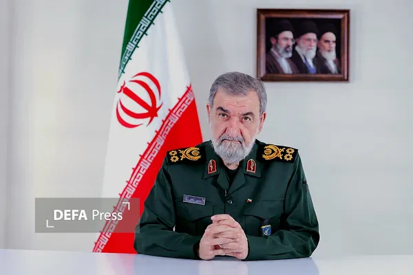 سرلشکر رضایی: مهم‌ترین سرمایه امنیت ملی ایران خودِ مردم هستند