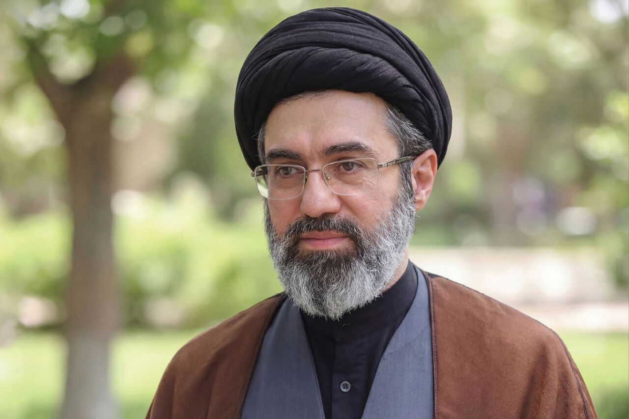 قائد الثورة يعيّن 6 قادة كبار في هيئة الأركان العامة والحرس الثوري ومنظمة التعبئة