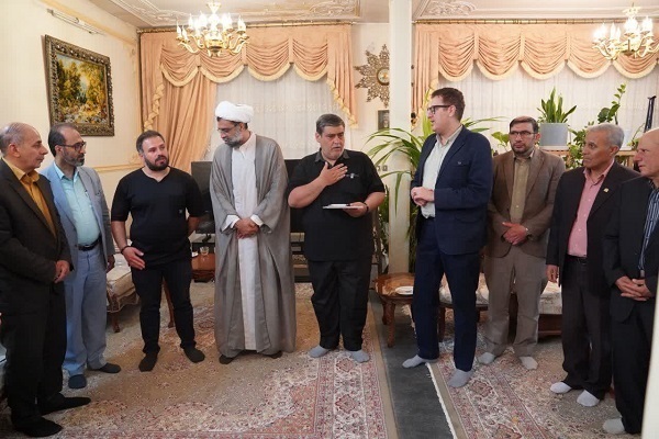 دیدار با خانواده شهیده «انسیه سادات امیدعلی» در بروجرد