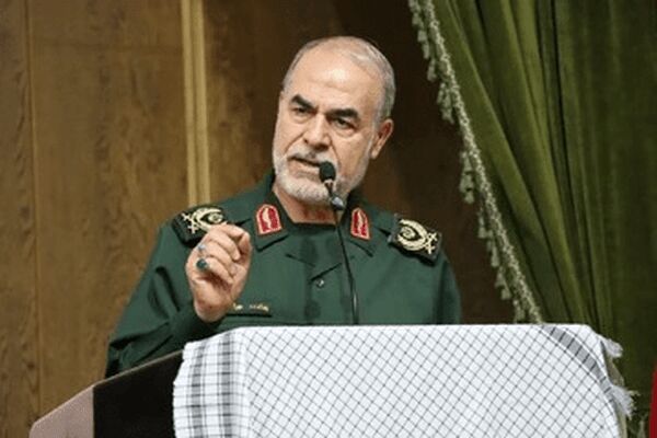 نائب قائد الحرس الثوري: تحركاتنا حتى الآن دفاعية وقد تتحول إلى هجومية في المستقبل نائب قائد الحرس الثوري: تحركاتنا حتى الآن دفاعية وقد تتحول إلى هجومية في المستقبل