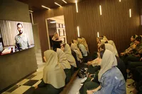 تصاویر/ دانش‌آموزان دختر ارومیه‌ای، مهمان روایت‌های دفاع مقدس شدند