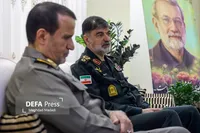 فیلم/ دیدار سردار رادان با خانواده شهید لاریجانی