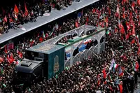 تصاویر/ بدرقه حماسی رهبر شهید انقلاب در تهران