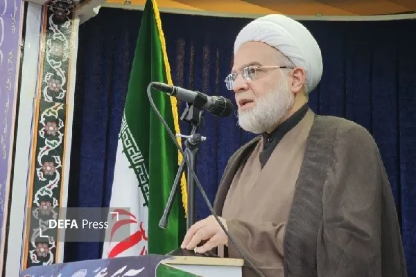 نماینده ولی‌فقیه در استان کردستان با تأکید بر اینکه تقوا، مجاهدت و ایستادگی مهم‌ترین ویژگی رهبران الهی است، گفت: رهبری تنها مدیریت یک جامعه نیست، بلکه هدایت، الگوسازی، تربیت انسان‌ها و ایجاد وحدت در جامعه از مهم‌ترین رسالت‌های یک رهبر الهی به شمار می‌رود.