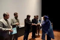 تجلیل از خبرنگار دفاع‌پرس از زنجان در آیین اختتامیه هفته هنر انقلاب
