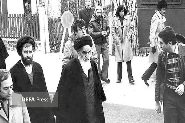 نوفل‌لوشاتو به کانون ارتباطی انقلاب تبدیل شد