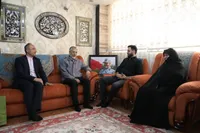 دیدار دریادار سیاری با خانواده سرلشکر شهید نصیرزاده