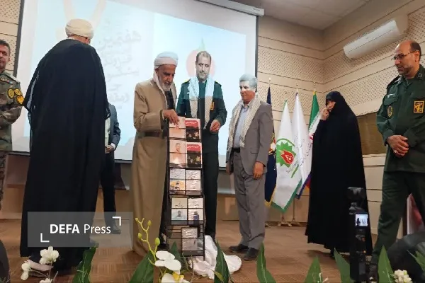 از دو کتاب فاخر دفاع مقدسی در همایش پیشکسوتان کردستان رونمایی شد