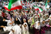 گرامی داشت میلاد حضرت فاطمه معصومه (س) با حضور دختران یزد+ تصاویر