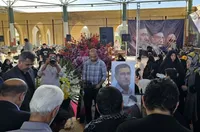 ادای احترام تیم فوتبال صنعت‌نفت آبادان به مقام شهید تنگسیری