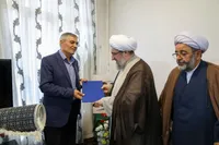نماینده ولی فقیه در آذربایجان شرقی با خانواده «شهید علی یگانه» در ملکان دیدار کرد