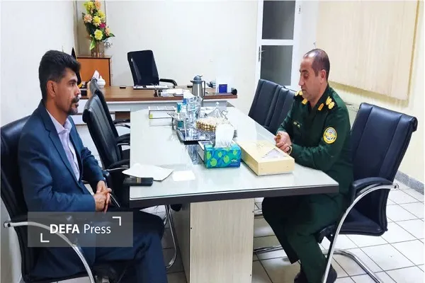 جلسه با نویسنده کتاب دفاع مقدس