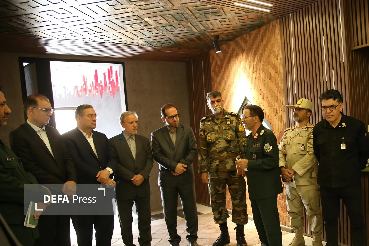 تصاویر/ بازدید «رضا رحمانی» از موزه دفاع مقدس و مقاومت آذربایجان غربی