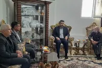 دیدار مدیرکل حوزه ریاست بنیاد شهید و امور ایثارگران با خانواده شهید رضایی در نائین