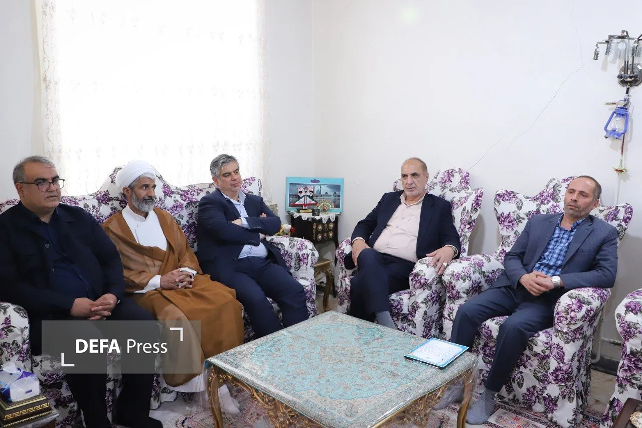 تصاویر/ دیدار و تجلیل از خانواده شهید والامقام حسن کرمانی آشتیانی