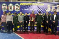 تجلیل از پیشکسوتان کشتی استان همدان در مسابقات کشتی آزاد خردسالان + تصاویر