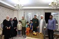 تصاویر/ دیدار  فرمانده سپاه همدان با خانواده شهید «محمدسعید ایزدی»