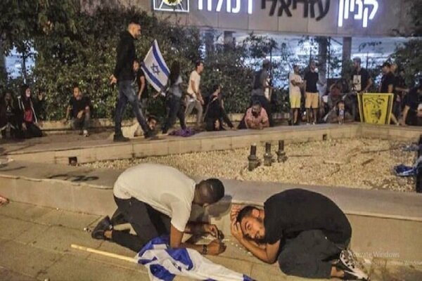Evacuation of Acre Port in the Occupied Territories