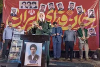 رونمایی از کتاب «سایه‌های کُنار» در اندیمشک