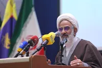حجت‌الاسلام حاجی‌صادقی: هیچ اعتمادی به دشمن نداریم/ ترامپ در دریای خشم امت انقلابی غرق می‌شود