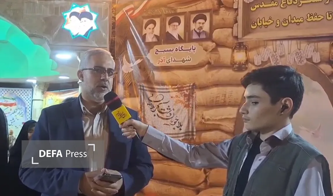 فیلم/ شور انقلابی مردم مبعوث شده در یادمان شهید گمنام بوستان شهدای آذر قم
