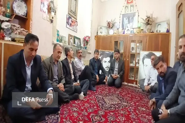 دیدار با خانواده شهدا دیدار با خانواده شهدا